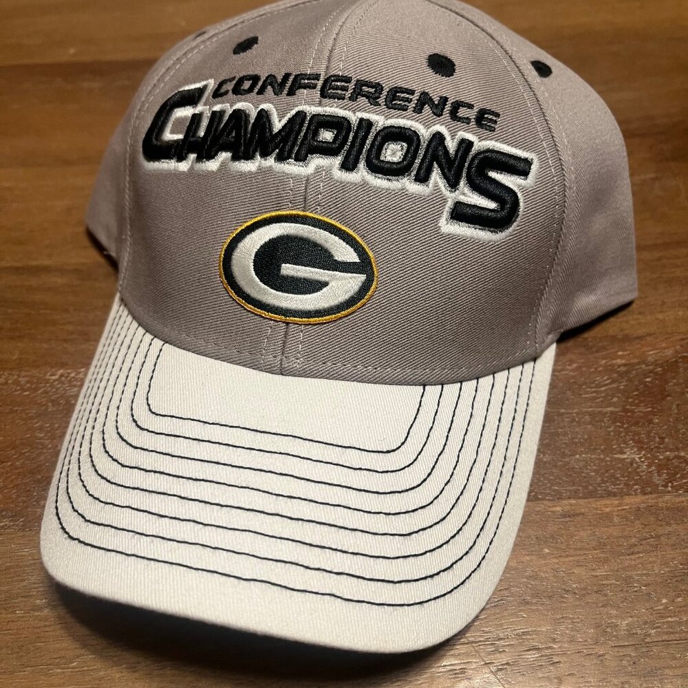 NFL Team Apparel Green Bay Packers Adjustable Strap Back Hat Conf. Champs Gray